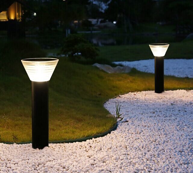 Factory Wholesale Led Solar Lawn Lamps IP 65 Waterproof Outdoor Solar Garden Lights