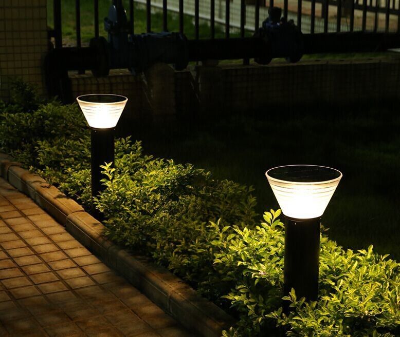 Factory Wholesale Led Solar Lawn Lamps IP 65 Waterproof Outdoor Solar Garden Lights