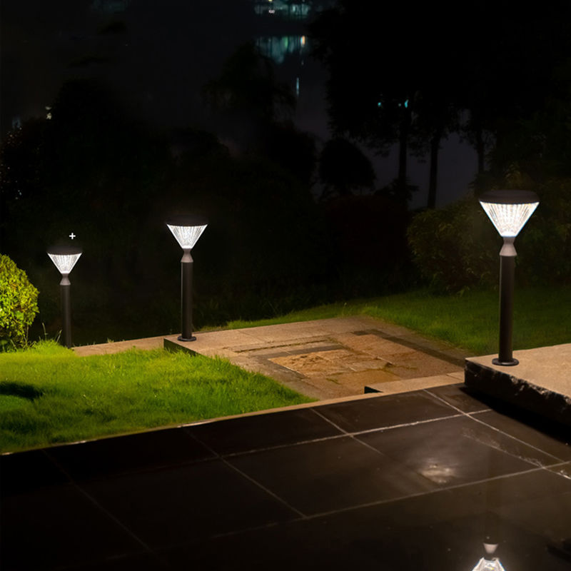 Aluminum Waterproof 3.2V Solar Wall Garden Light 50000H Post Pillar Pathway Decoration
